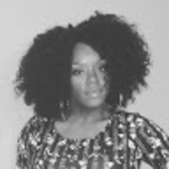 Meet your Posher, Danielle - Picture 1 of 1